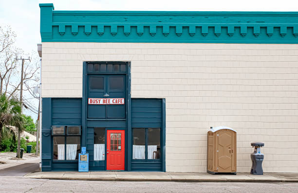 Best Porta potty delivery and setup  in De Kal, TX